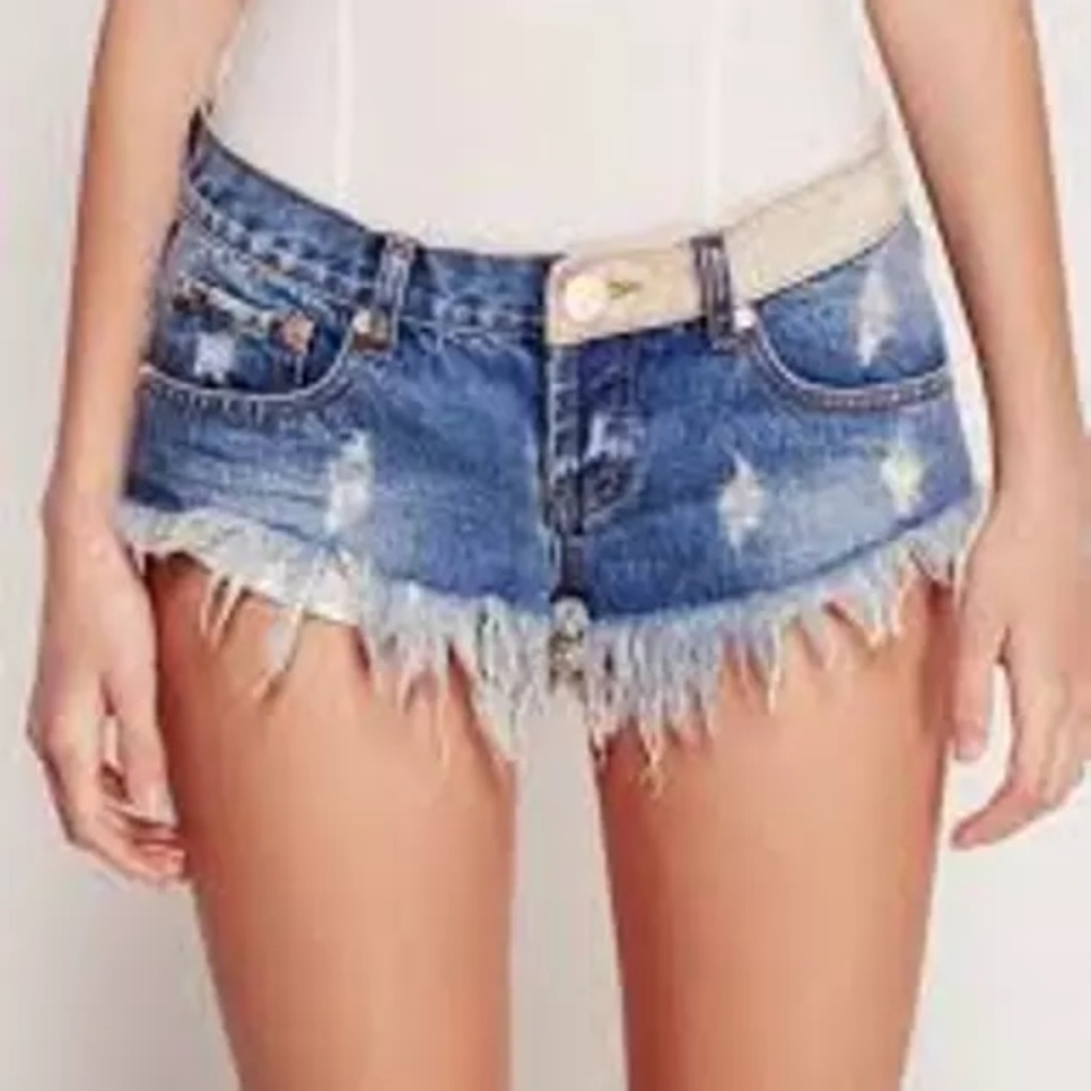 ONE TEASPOON PACIFICA BONITAS CUTOFFS size 26